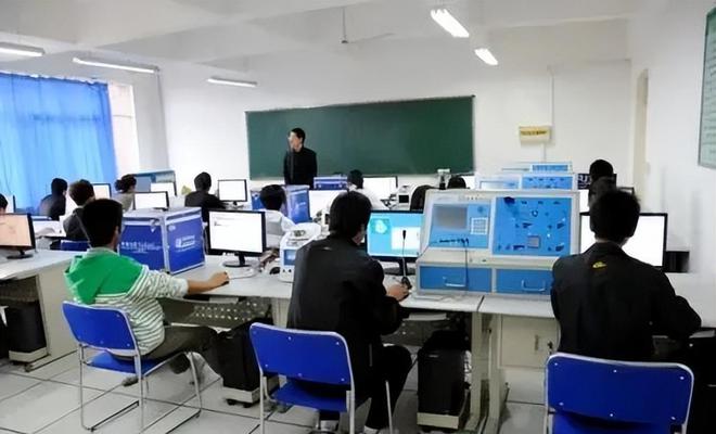 理科二本生的專業選擇指南 避開3個不推薦專業，擁抱4個前景廣闊且薪酬優厚的計算機技術開發領域